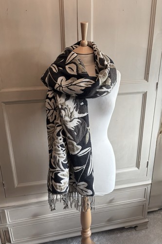 Marks spencer large scarf - &,