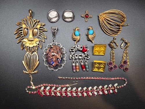 Vintage costume jewelry lot - vintage,
