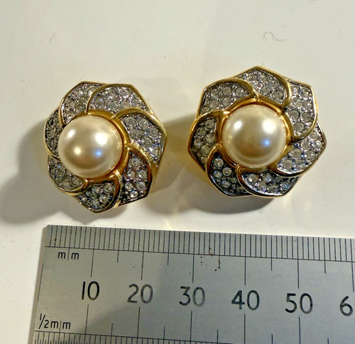 Vintage ciro clip earrings - on,