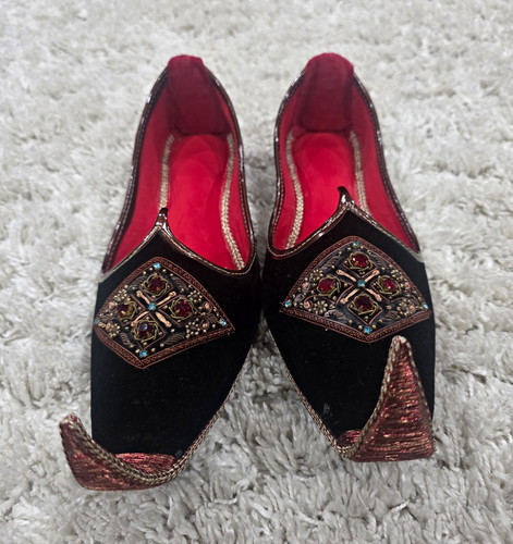 Men black velvet jutti - black,