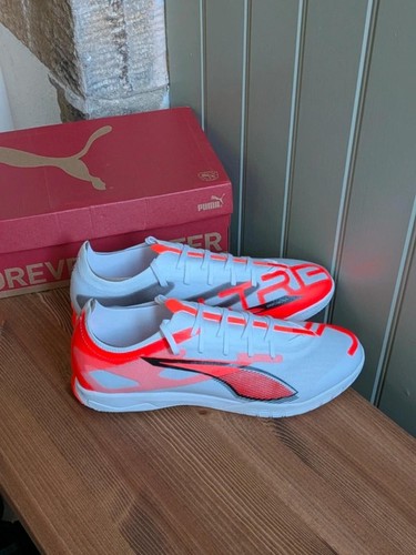 Puma mens indoor football