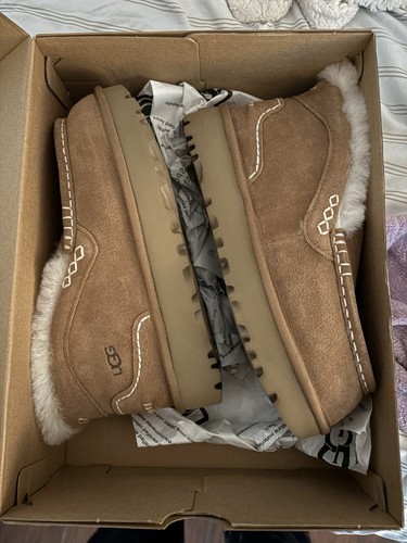 Ugg plush new - ugg,