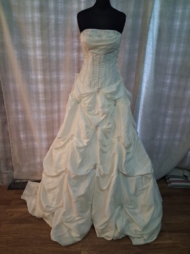 Wedding dress size ivory - wedding,