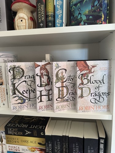 Robin hobb trilogy books set - trilogy, 4