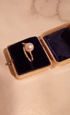 9CT RING DIAMONDS AND CULTURED PEARL.