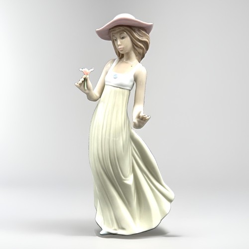 Nao lladro gentle - gentle, breeze