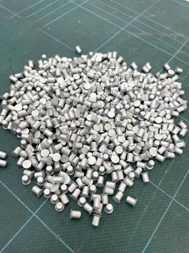 100 solid aircraft rivets - x,