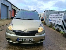 Toyota  Yarris verso  LEFT