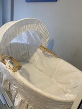  White Wicker Moses Basket with Stand & Mattress – Excellent Condition Baby Bed 