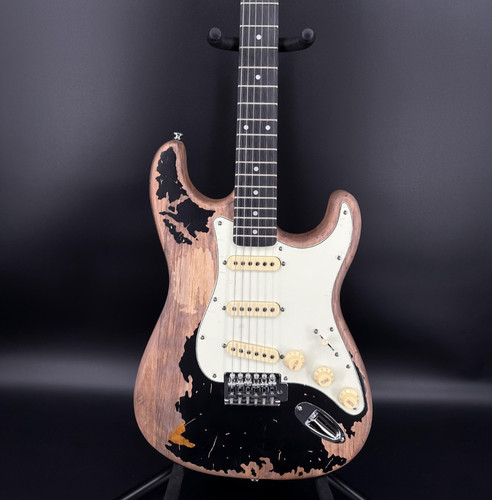 Heavy black strat style - heavy,