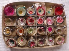 Box 24 Lovely Vintage Glass Christmas Tree Baubles 1960s/70s Small Indented /11