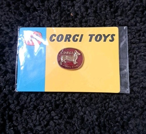 Corgi toys model club pin - toys,