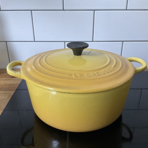 Creuset enamel cast - le,