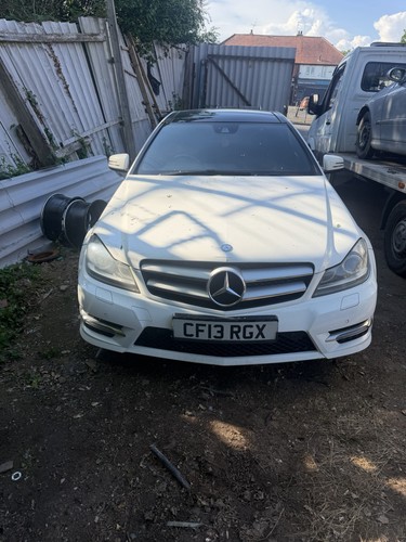 Breaking mercedes benz class - benz, c