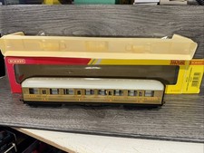 Hornby R4332 OO Gauge 1st 3rd