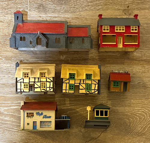 Gauge painted plastic - oo,