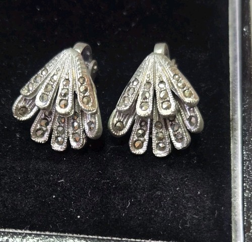 Art deco fan earrings clip - fan, on