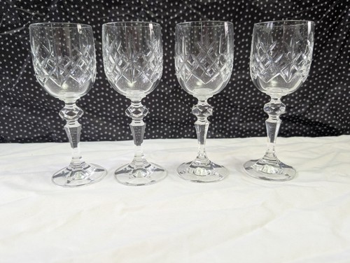 Set good cut - set, crystal