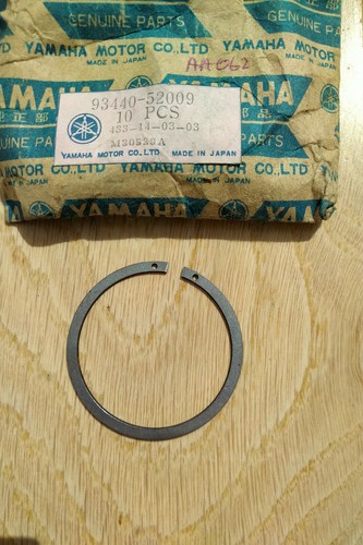 Yamaha box bearing circlip - g/box,