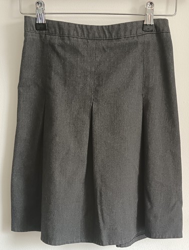 Girls grey school skirt age - school,