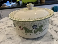Large Poole Pottery 'Winter Vine'/Christmas Large Lidded Serving/Casserole Dish
