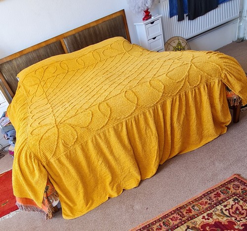 Double candlewick bedspread - double,