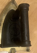 A Vintage Cast Iron Flat Iron,  In Good Condition.
