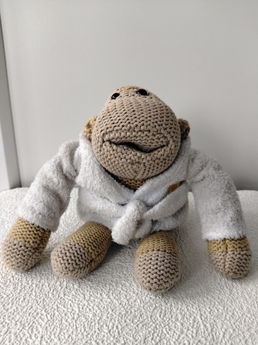 Small tips monkey - monkey, in