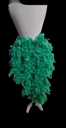 Green burlesque long feather - green,
