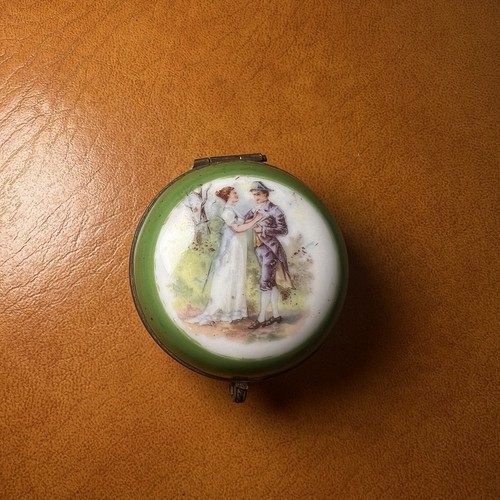 Porcelain enamel pill patch - porcelain, pill/patch