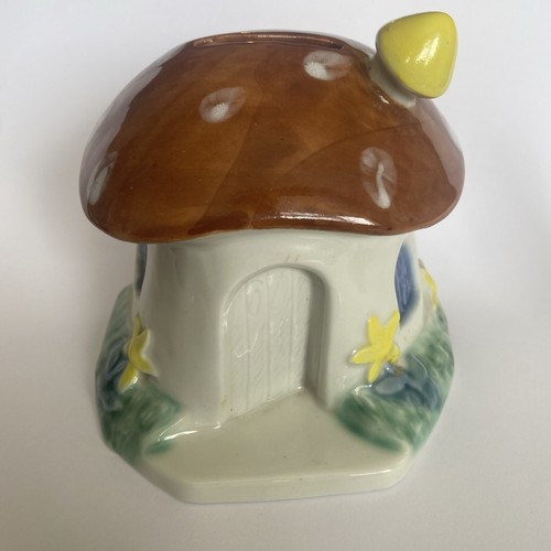 Wade noddy toad - noddy, stall