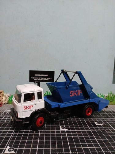 Britains farm toys ford - toys, skip
