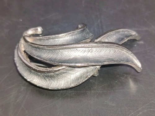 Vintage hollywood leaf brooch - hollywood,