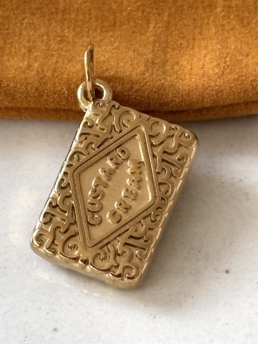 Gold custard cream charm - charm,