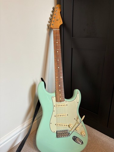 Fender standard stratocaster - fender,