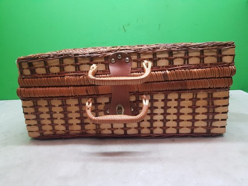 Vintage wicker person - wicker, picnic