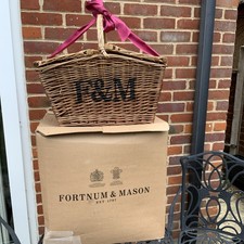 FORTNUM & MASON LARGE HUNTSMAN HAMPER BASKET WITH STRAW & RIBBON 