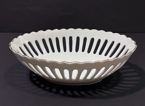Pure white porcelain - pure,