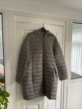 Ladies Grey Puffa Coat Size Large With Pockets