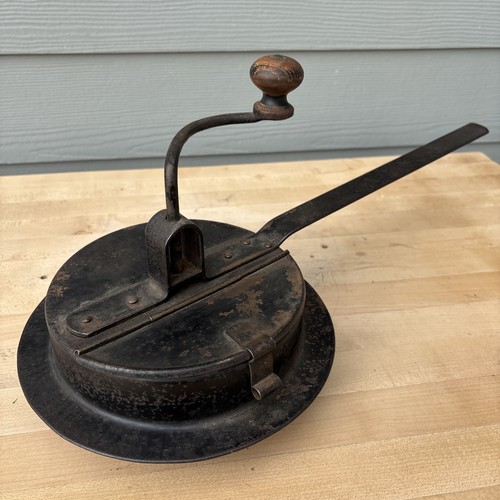 Vintage iron coffee baker - iron,