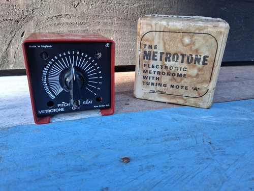 Vintage metrotone metronome - -,
