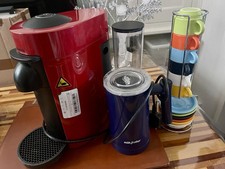 Espresso Pod Coffee Machine W/Milk Frother & Six Espresso Cups/Saucers “Nr.Mint”