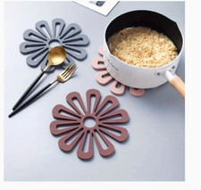 FLOWER SILICONE COASTER KITCHEN TABLE HEAT RESISTANT ANTI -SCALDING PLACEMAT