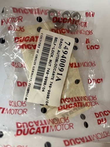 New genuine ducati 749 - new,