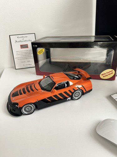 Autoart dodge viper - autoart,
