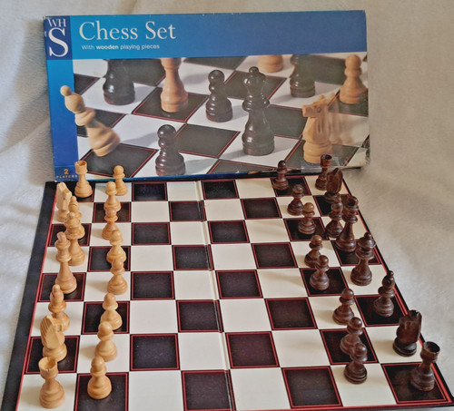 Whsmith vintage chess set - whsmith, –