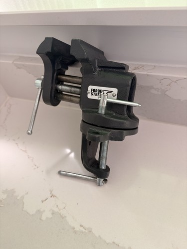 Forge steel bench vice - bench, swivel