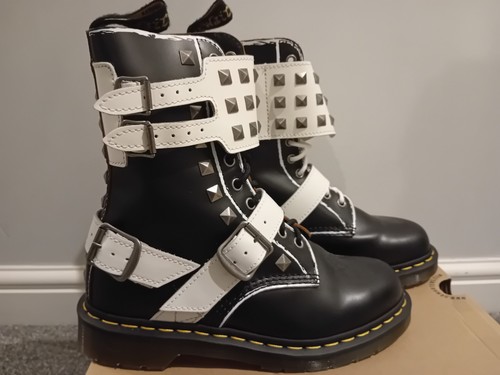 Martens 1490 joska stud - martens,