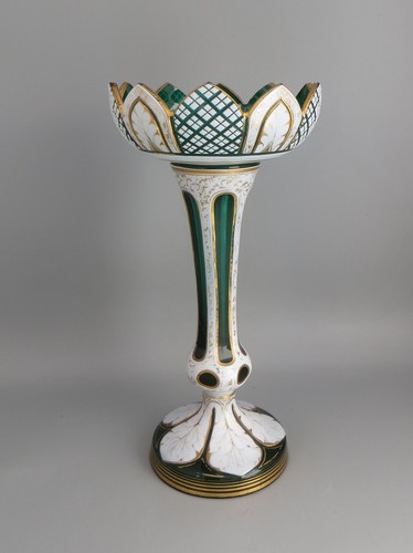 Antique bohemian green - green, cut