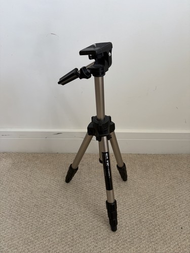 Small camera tripod extends - tripod.,